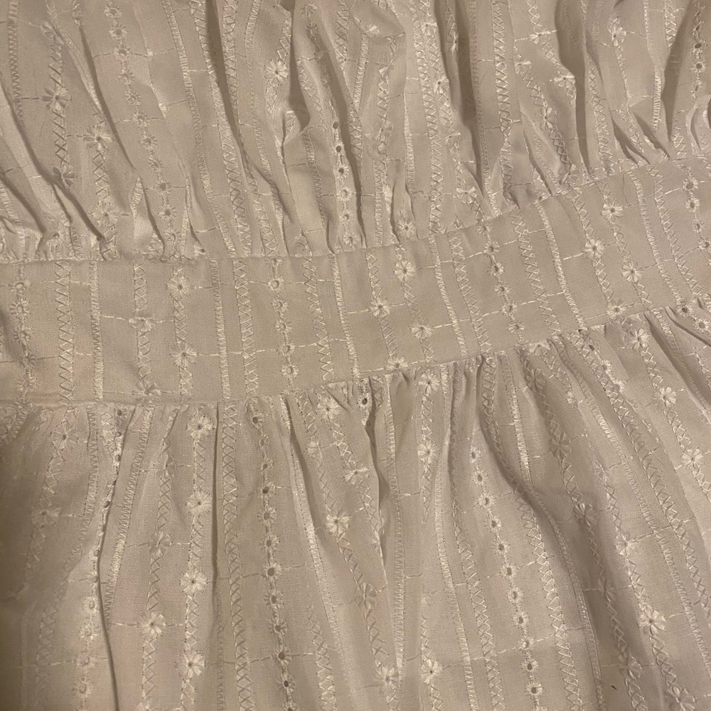 Elegant Thirty/Thirty White Ruffled Eyelet Women's Top Blouse - Picture 2 of 6